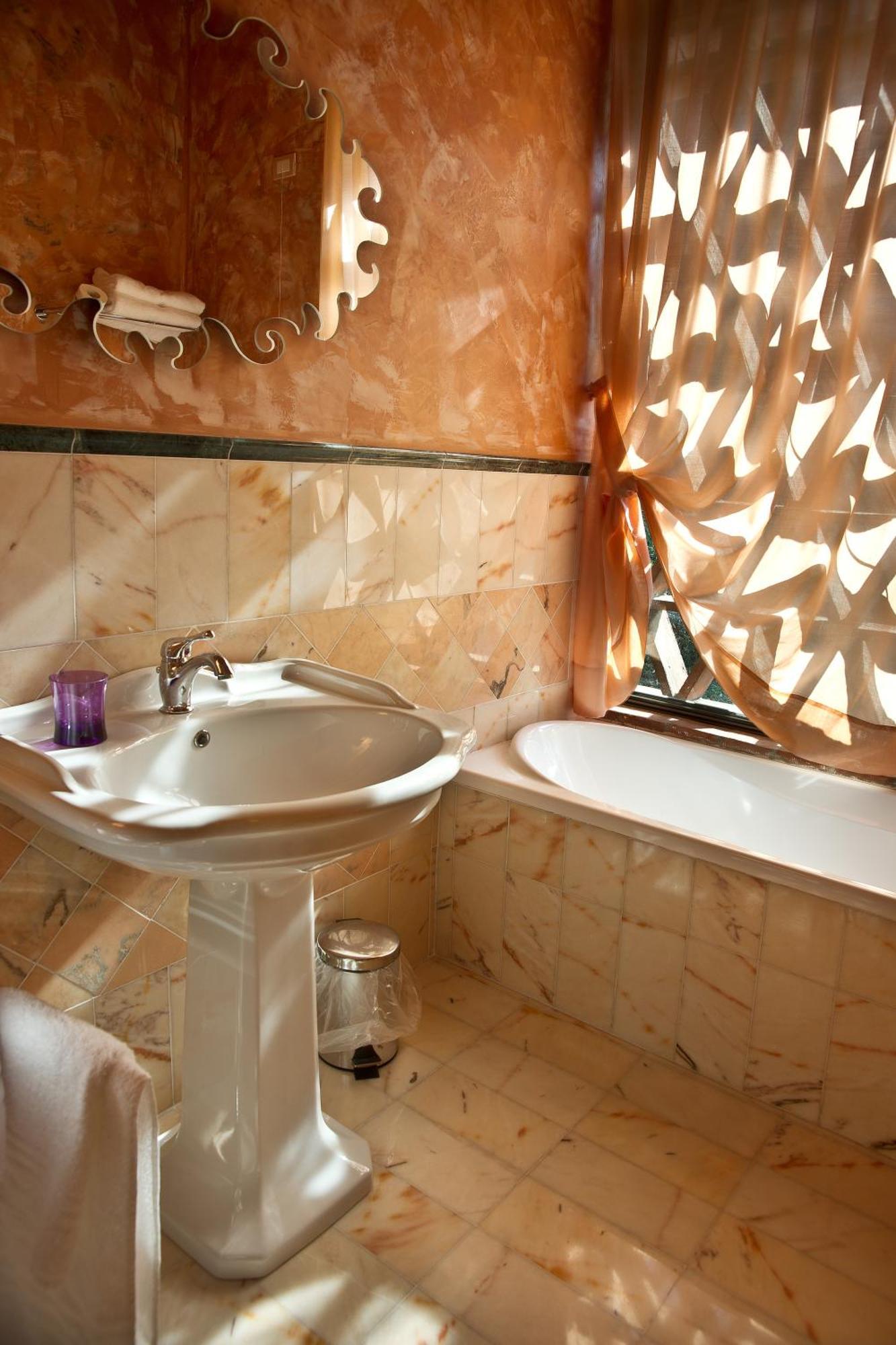 Suite Accommodation Mastiano Номер фото
