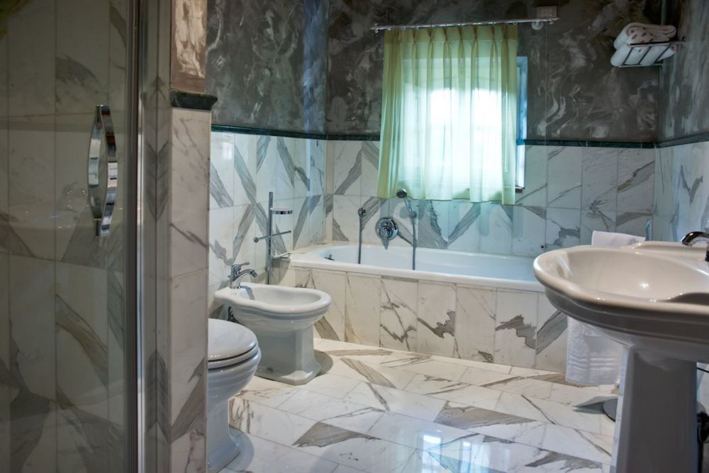 Suite Accommodation Mastiano Екстер'єр фото
